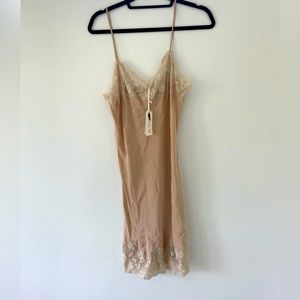 Gold hawk women’s silk Marilyn slip dress desert sand size s new with tags
